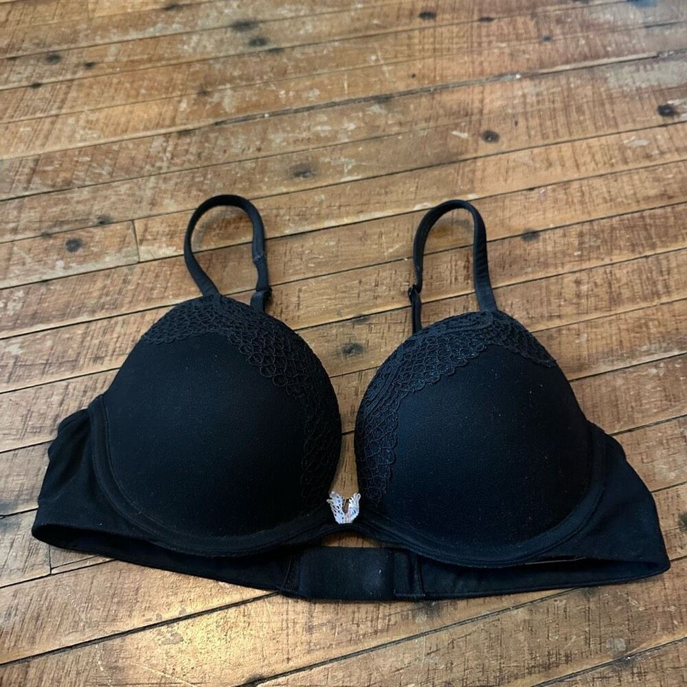 Victoria’s Secret Body black push-up comfortable normcore 34C bra